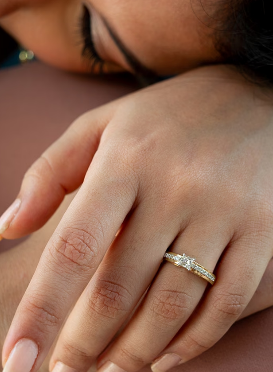 18k gold diamond ring