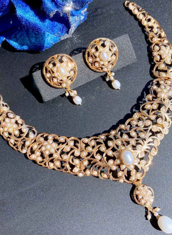 antique style pearl