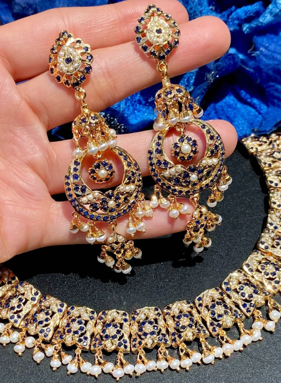 classic necklace