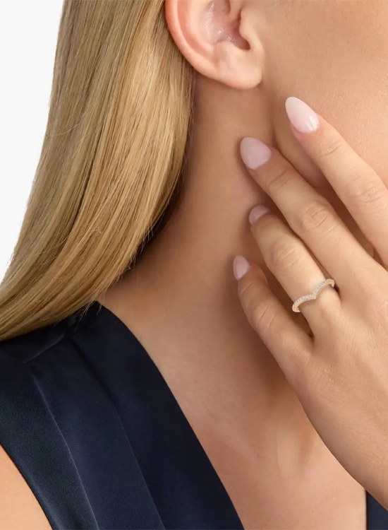 curved diamond band