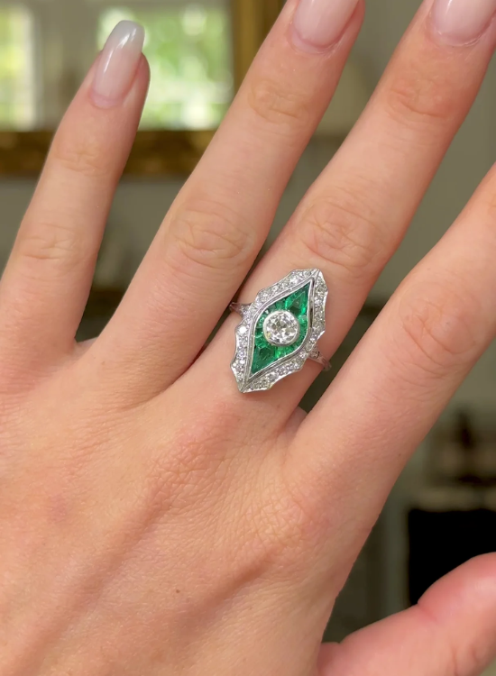 emerald vintage rinf