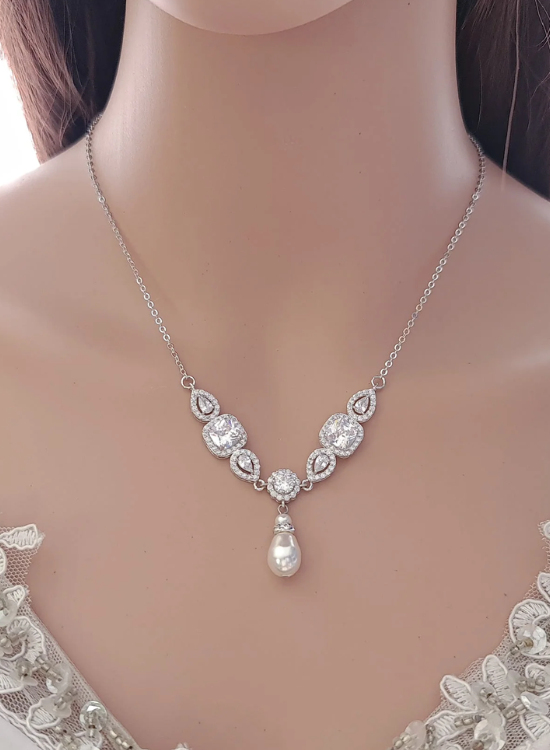 gold necklace