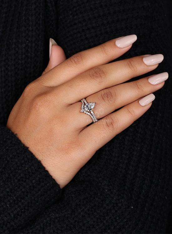 pear shaped diamond ring