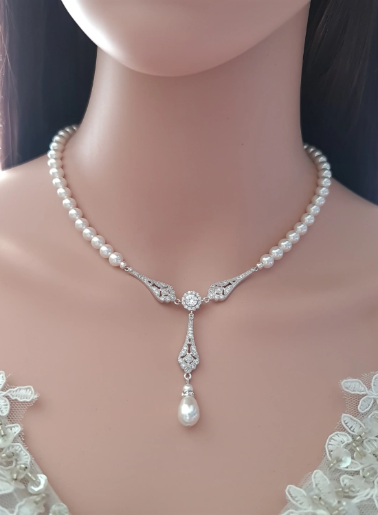pearl backdrop necklace