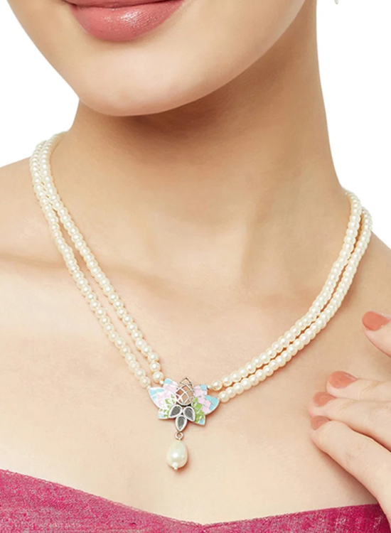 pearl necklace