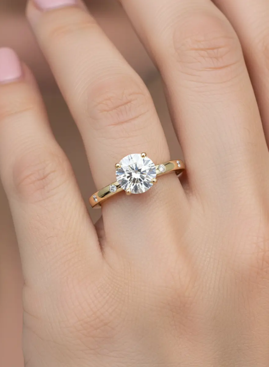 side stone wedding ring