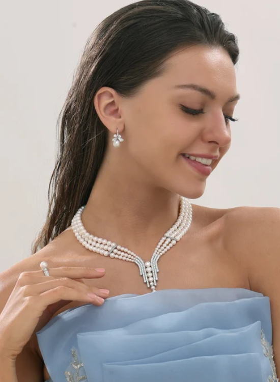 triple strand pearl necklace