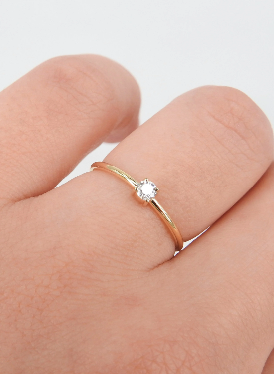 round diamond ring